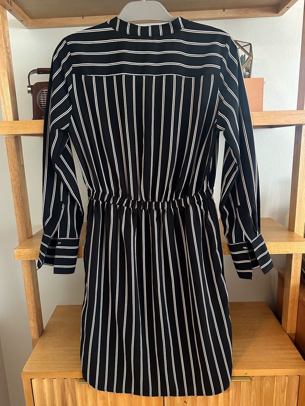 H&M Long Sleeve Dress in Black with White & Beige Vertical Stripes - size 6 - Picture 4 of 7